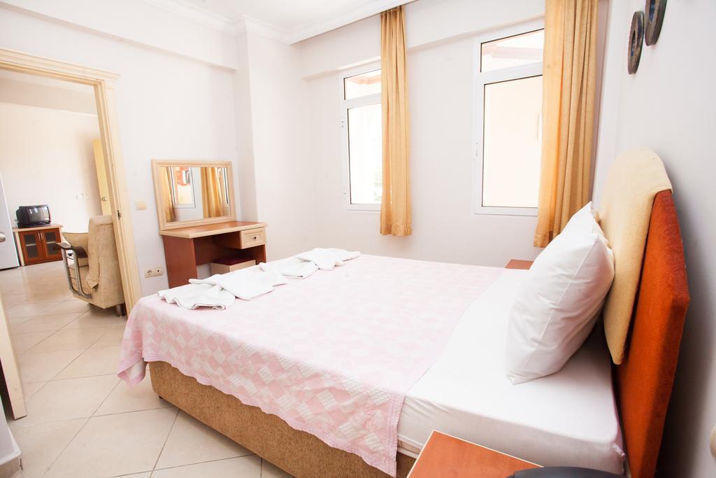 Yalcinkaya Apart Hotel Çeşme Luaran gambar