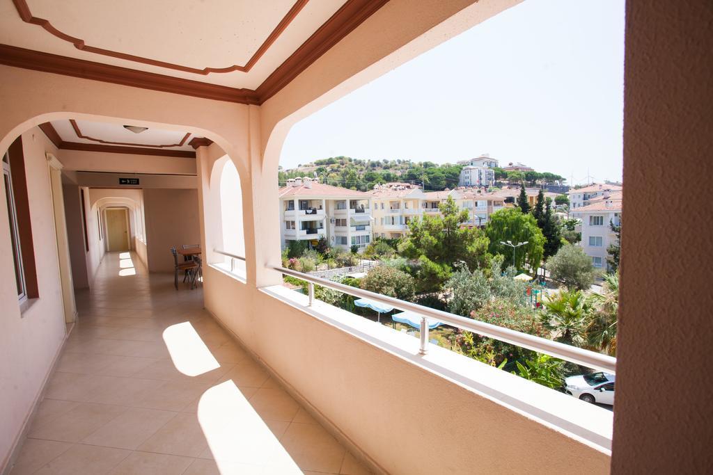 Yalcinkaya Apart Hotel Çeşme Luaran gambar